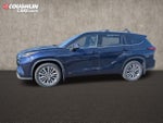 2022 Toyota Highlander Hybrid Platinum