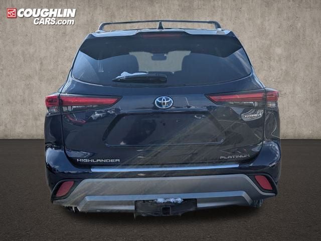 2022 Toyota Highlander Hybrid Platinum