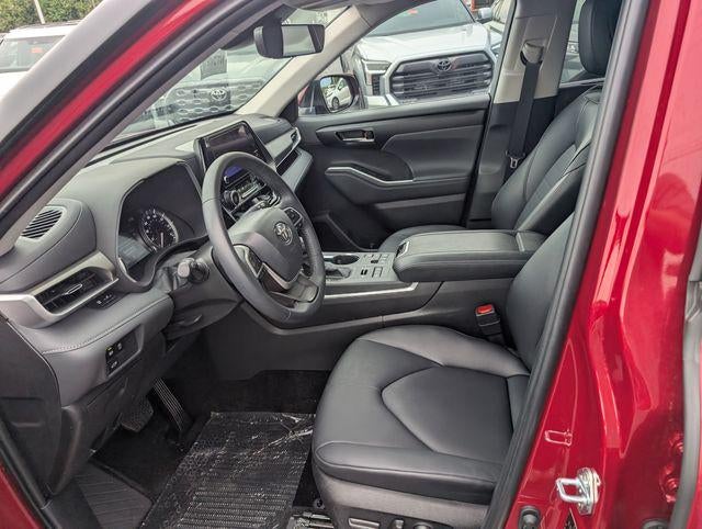 2025 Toyota Highlander XLE