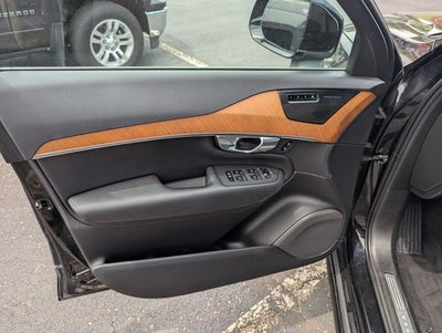 2021 Volvo XC90 T6 Momentum