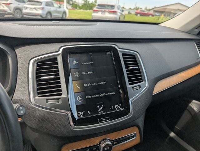 2021 Volvo XC90 T6 Momentum