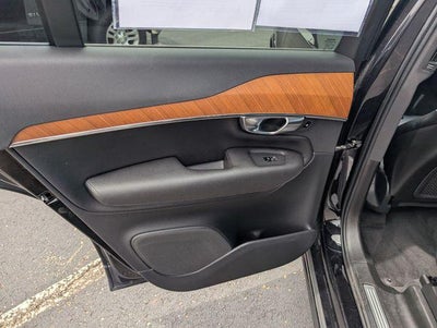 2021 Volvo XC90 T6 Momentum