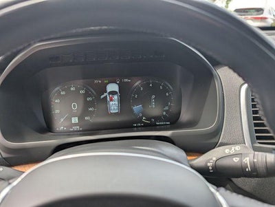 2021 Volvo XC90 T6 Momentum