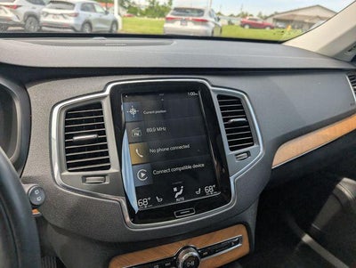 2021 Volvo XC90 T6 Momentum
