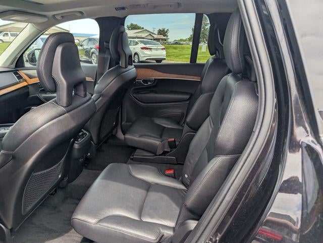 2021 Volvo XC90 T6 Momentum