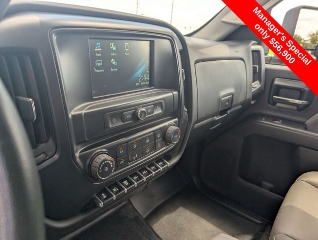 2022 Chevrolet Silverado 5500HD Work Truck