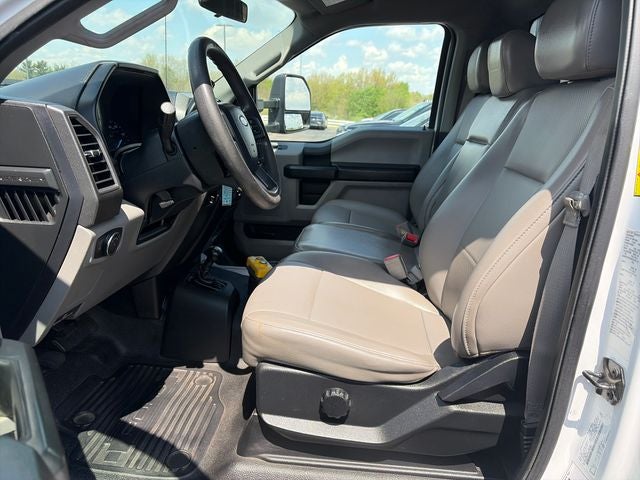2018 Ford Super Duty F-450 DRW Chassis Cab XL