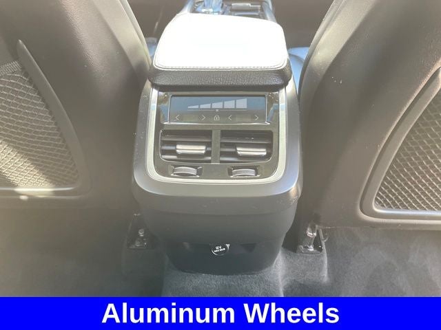 2018 Volvo XC90 T5 Momentum