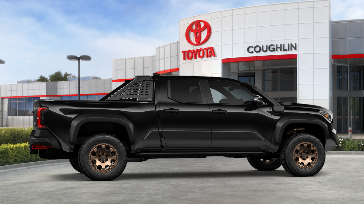 2025 Toyota Tacoma i-FORCE MAX Tacoma Trailhunter
