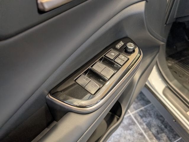 2025 Toyota Toyota Crown Signia Limited