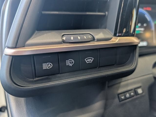 2025 Toyota Toyota Crown Signia Limited