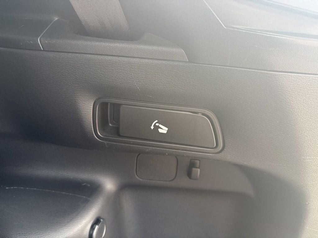 2022 Mitsubishi Outlander Base