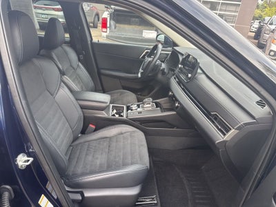 2022 Mitsubishi Outlander Base