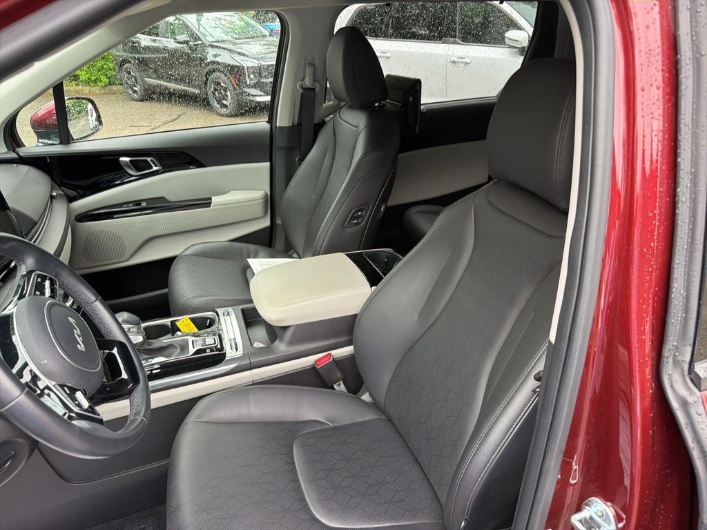 2022 Kia Carnival SX