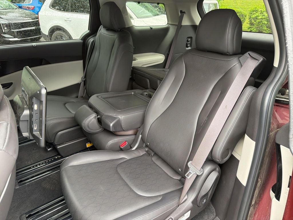 2022 Kia Carnival SX