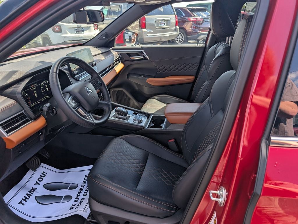 2024 Mitsubishi Outlander Base