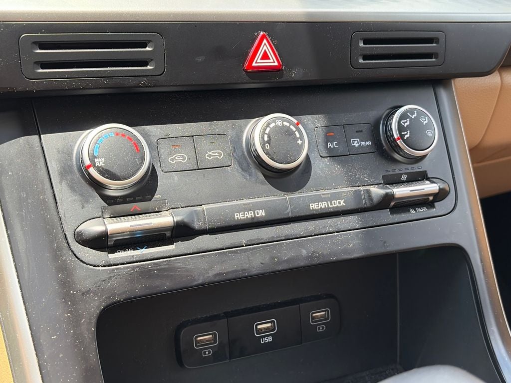 2024 Kia Carnival LX
