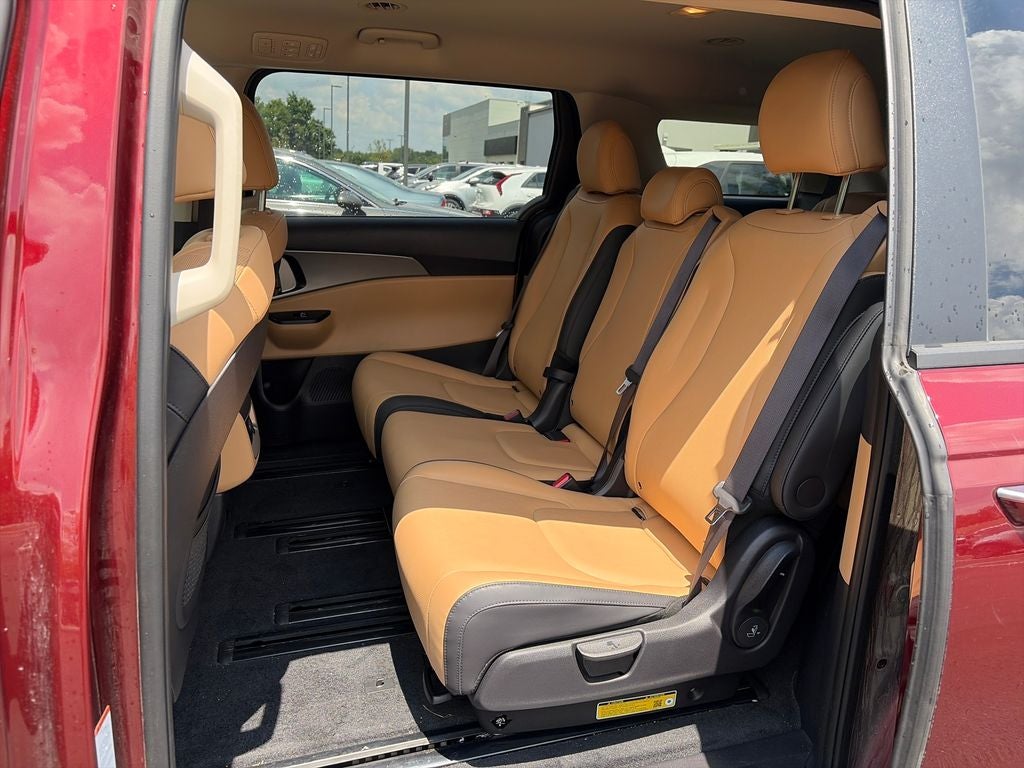 2024 Kia Carnival LX