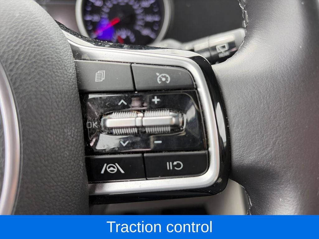 2024 Kia Carnival LX