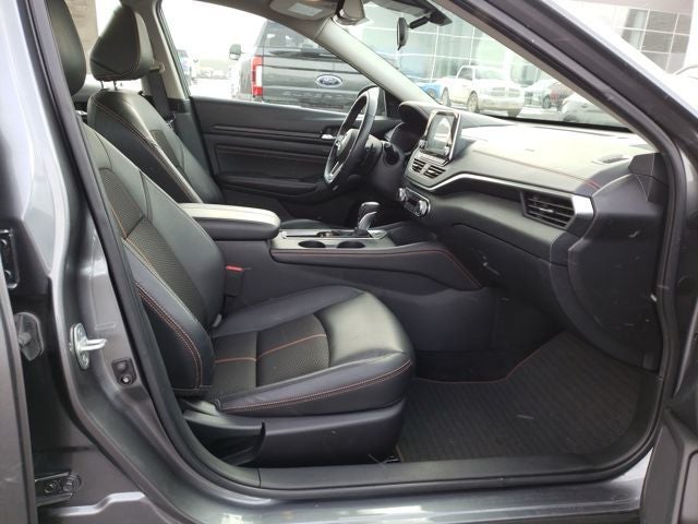 2020 Nissan Altima 2.0 SR