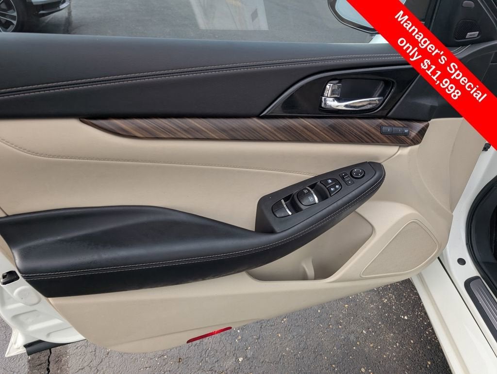 2017 Nissan Maxima SV