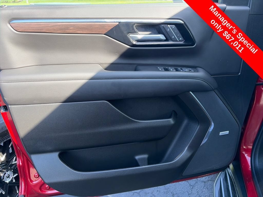 2025 Chevrolet Suburban LT